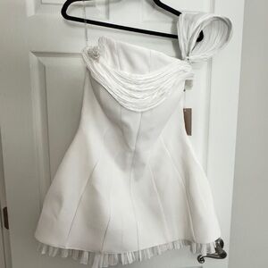 Kenzel Asymmetrical Dress Size White One-Shoulder Party Dress with Draped Detail